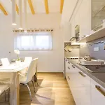 Vikendica Amazing In Sisan